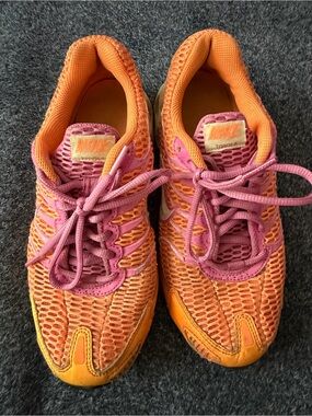 Nike Women's Orange Pink Athletic Shoes